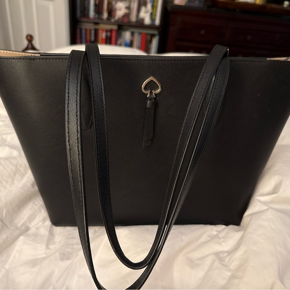 Kate Spade New York WKRU6709 Adel Shoulder Handbag, Small - Black
Preowned